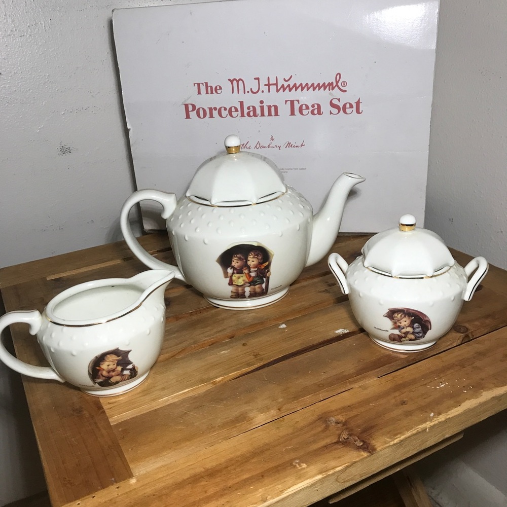 Hummel Stormy Weather Porcelain Tea Set - Picture 4 of 16